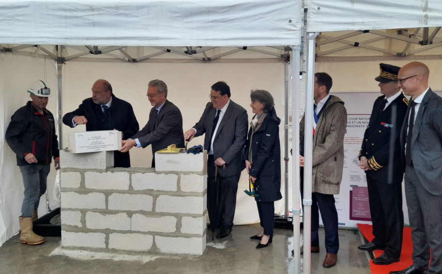 Eiffage Construction pose la première pierre de la Cour nationale du droit d’asile et du Tribunal Administratif de Montreuil