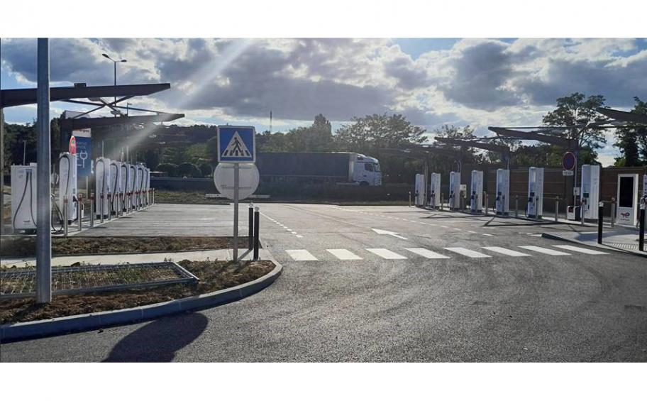 A6 motorway: APRR deploys a power 16 charging station in Mâcon!