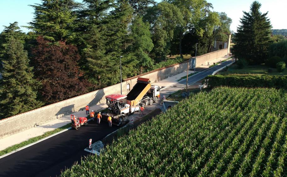 Road upgrading in Fleurieu-sur-Saône 