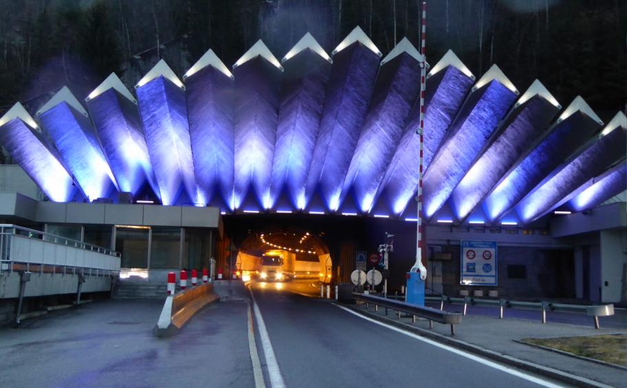 Eiffage Énergie Systèmes replaces light sources in Mont-Blanc Tunnel