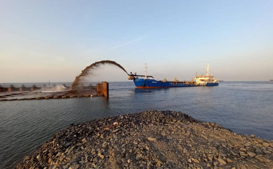 En Sierra Leone, Eiffage Génie Civil Marine a procédé aux remblaiement sur le projet Nectar Sierra Leone Bulk Terminal