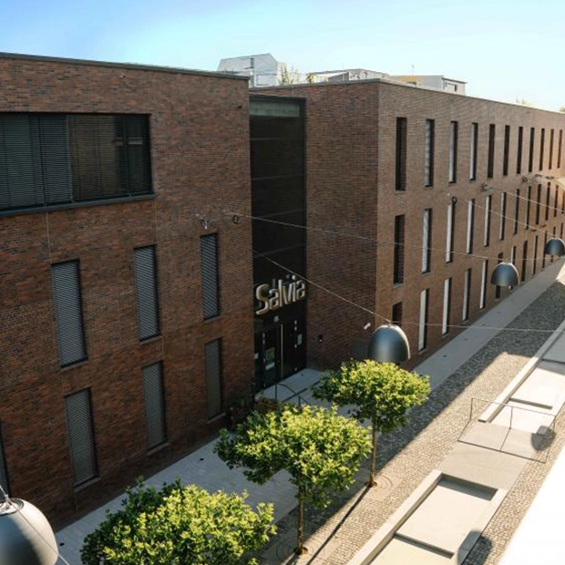 Photo de la façade du bâtiment de Salvia Group