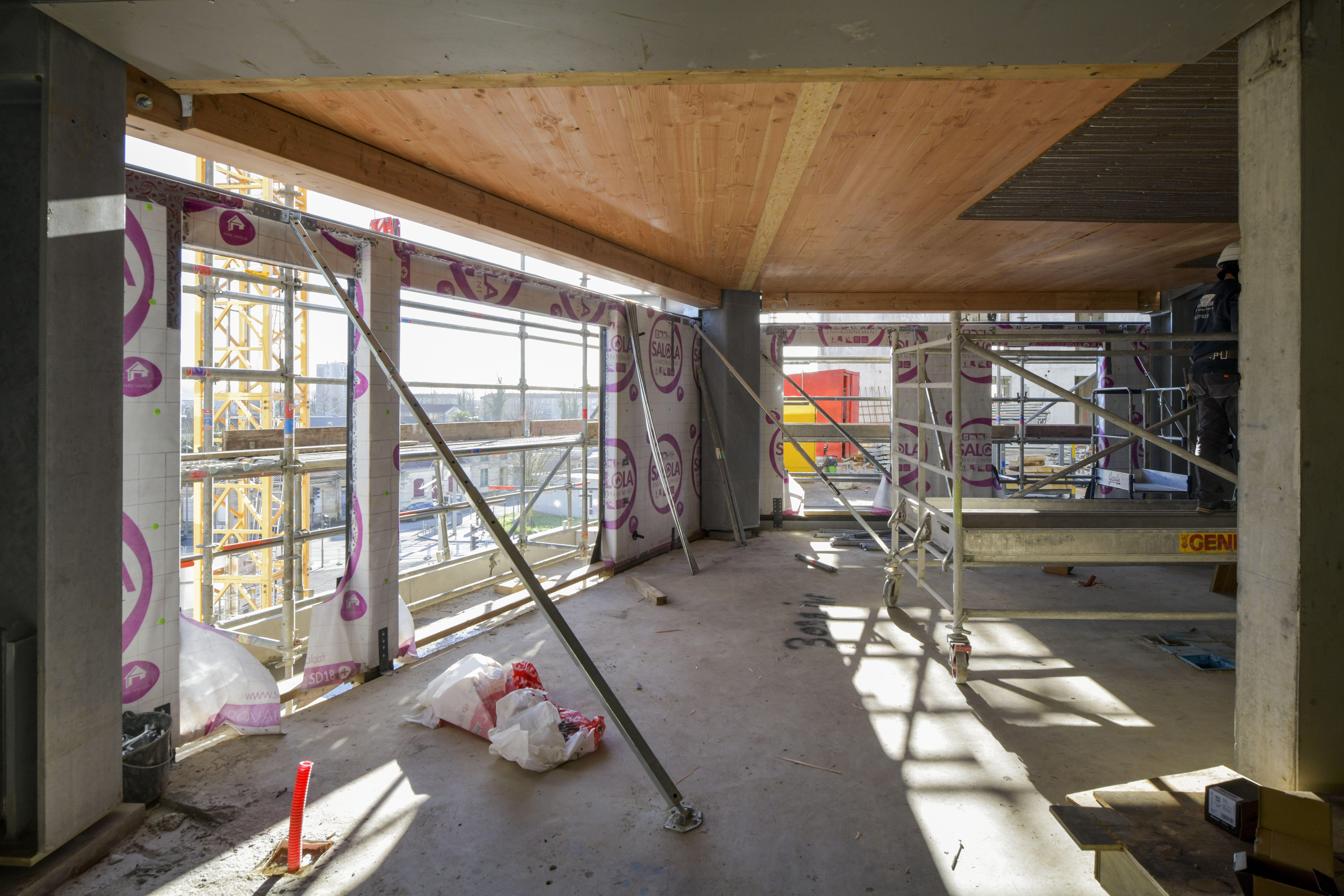 Vu d'un étage de la tour en chantier